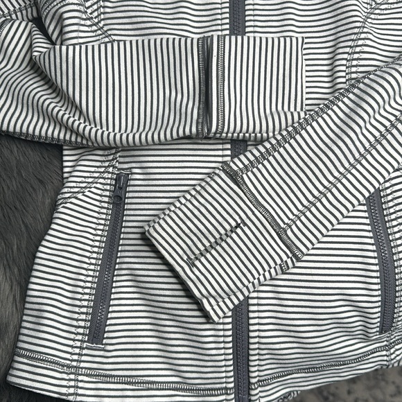 🍋Lululemon 🍋 DEFINE JACKET - Picture 4 of 5